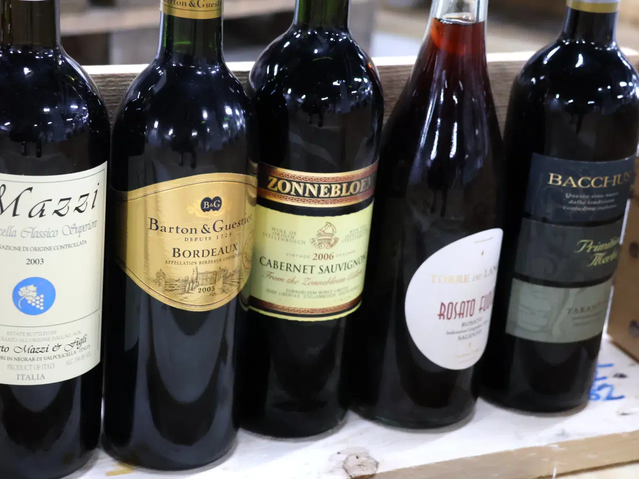 Billede 5 - 68 Flasker div vine.