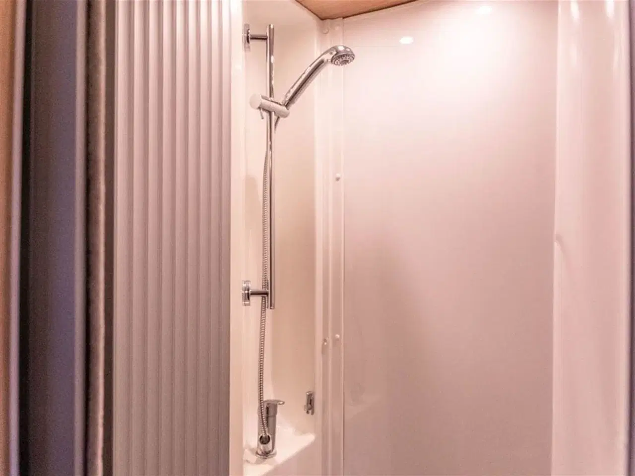 Billede 29 - 2017 - Knaus Sky TI 650 MEG Platinum Selection Automatgear og langsgående senge