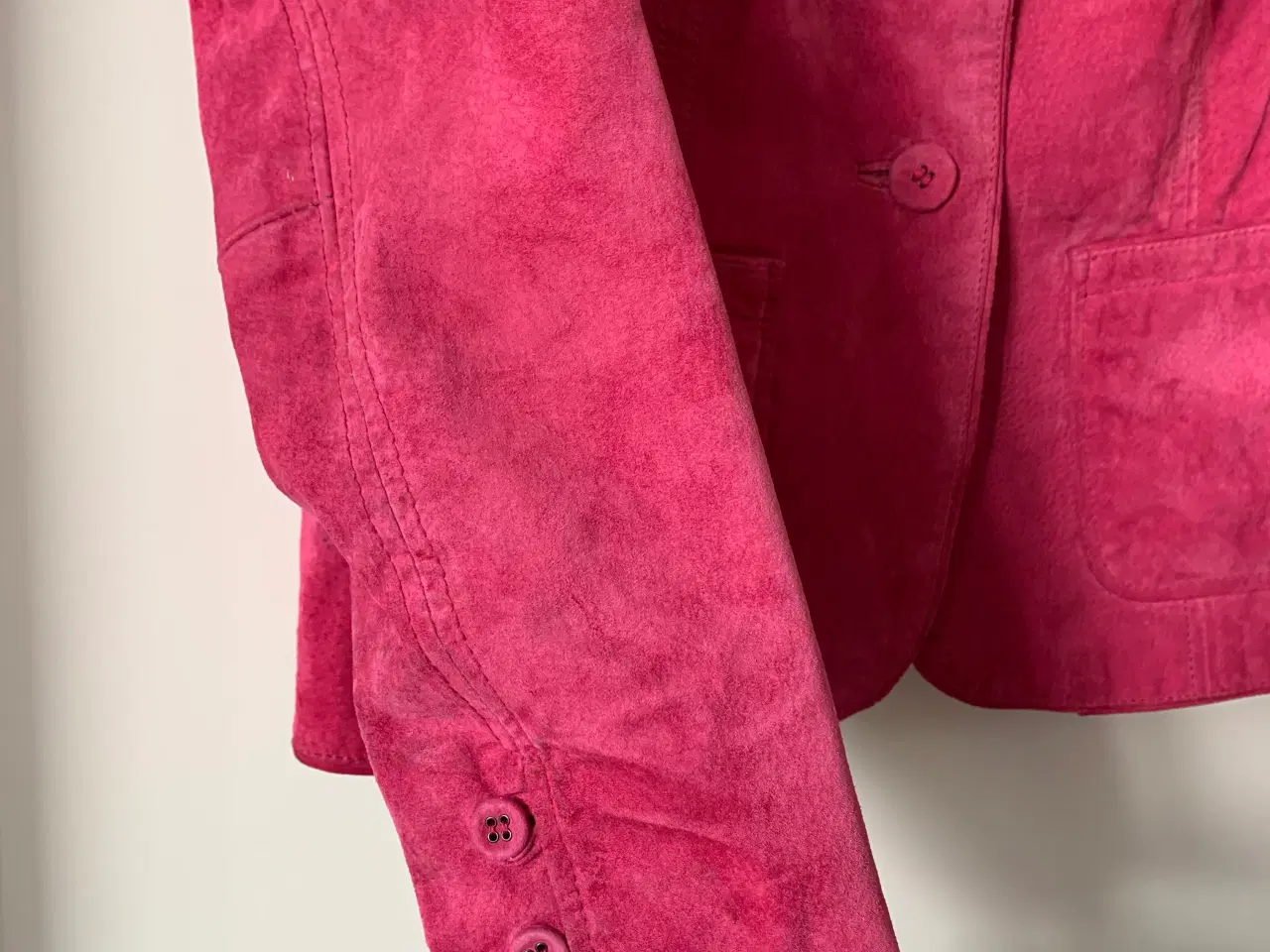 Billede 4 - Pink ruskindsjakke vintage