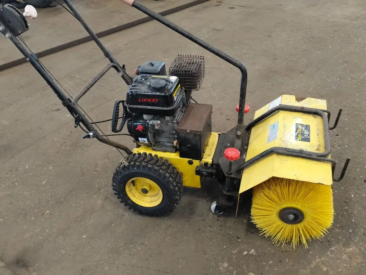 Billede 4 - Loncin Fejemaskine momsfri