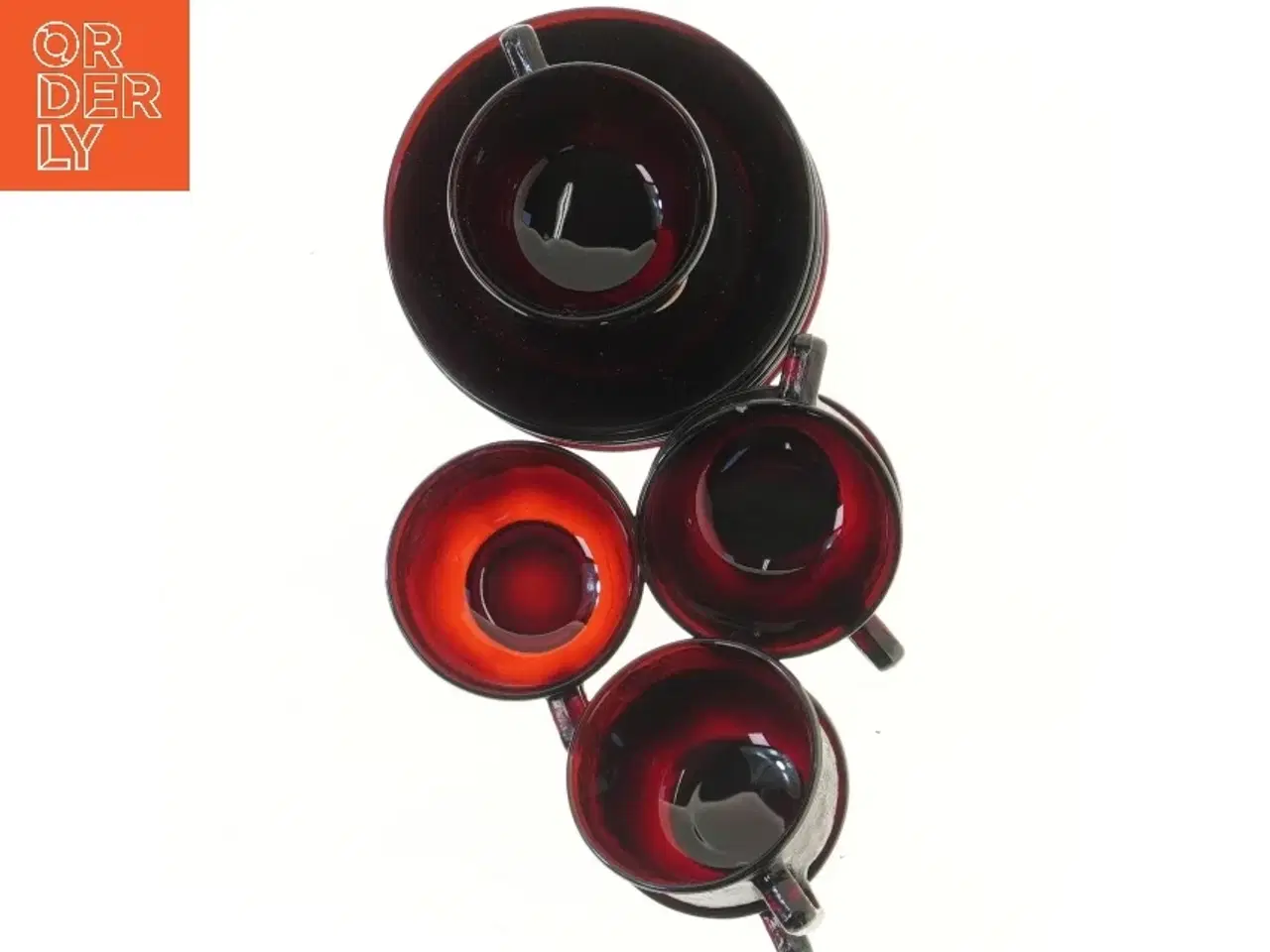 Billede 3 - Sæt med røde kaffekopper og underkopper fra Arcoroc (str. 6 styk, ø 14 og 8,5 cm)