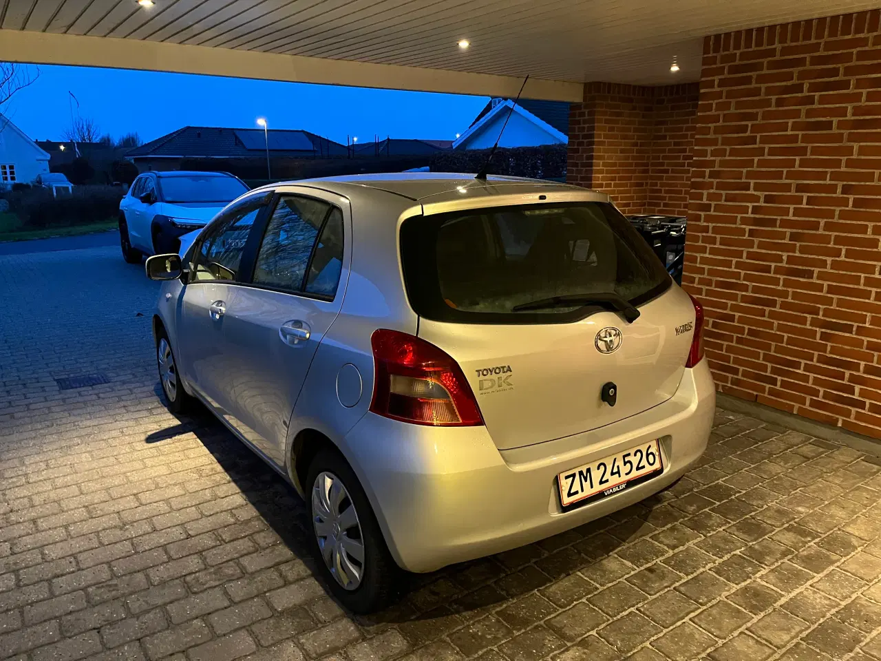 Billede 4 - Toyota Yaris 1,3 nysynet