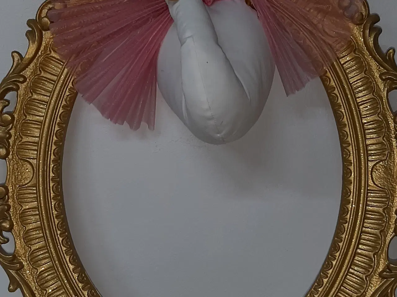 Billede 1 - Svane i guldramme af træ og Spejl i guldramme af t