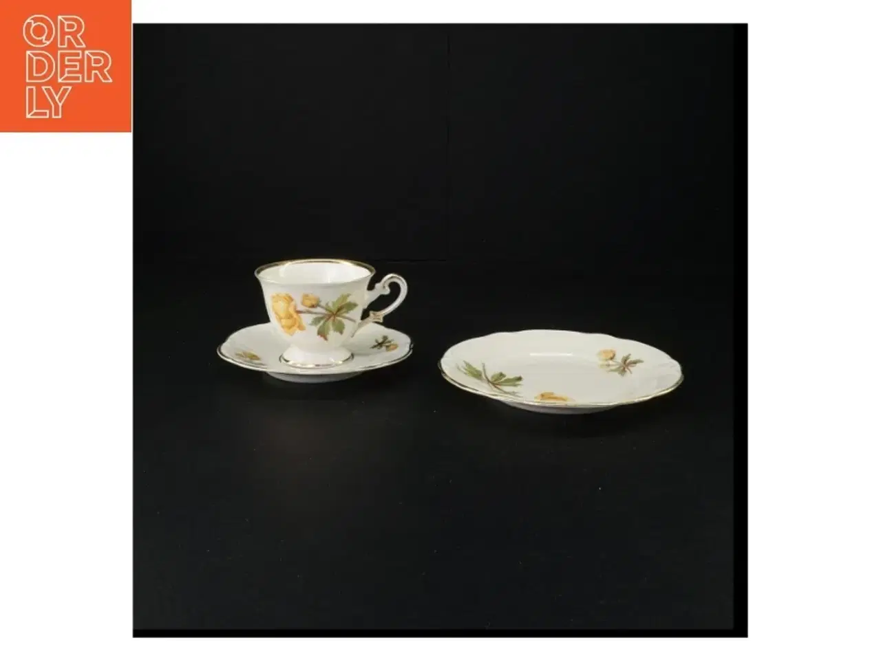 Billede 1 - Porcelænskop og underkop sæt (str. 16 x 9 cm)