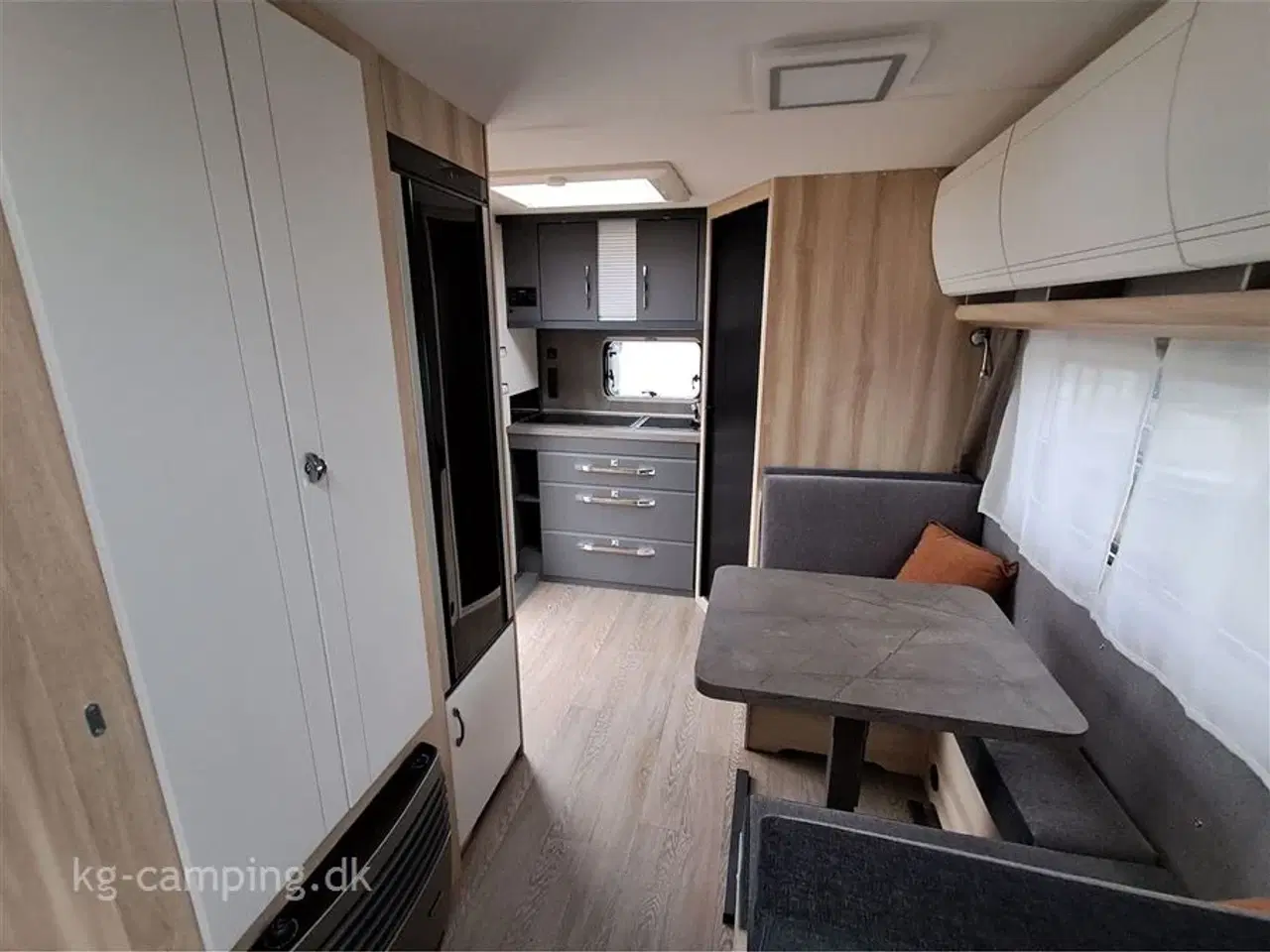 Billede 7 - 2026 - Hobby De Luxe 460 SL Ny 2026 Kampagne model DK LINE fra HOBBY - kan nedvejes til 1350 kg.