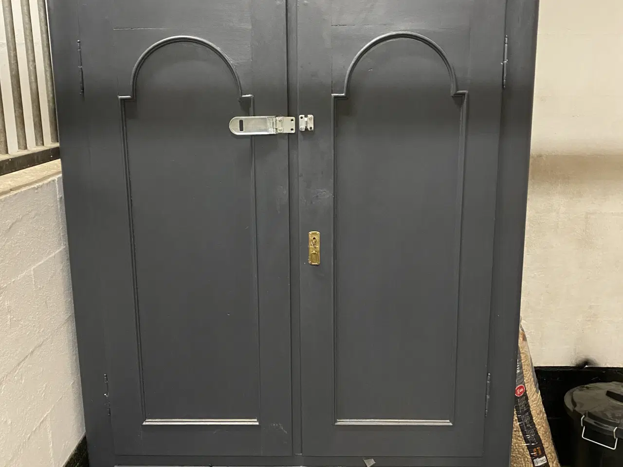 Billede 2 - Fint hjemmelavet staldskab