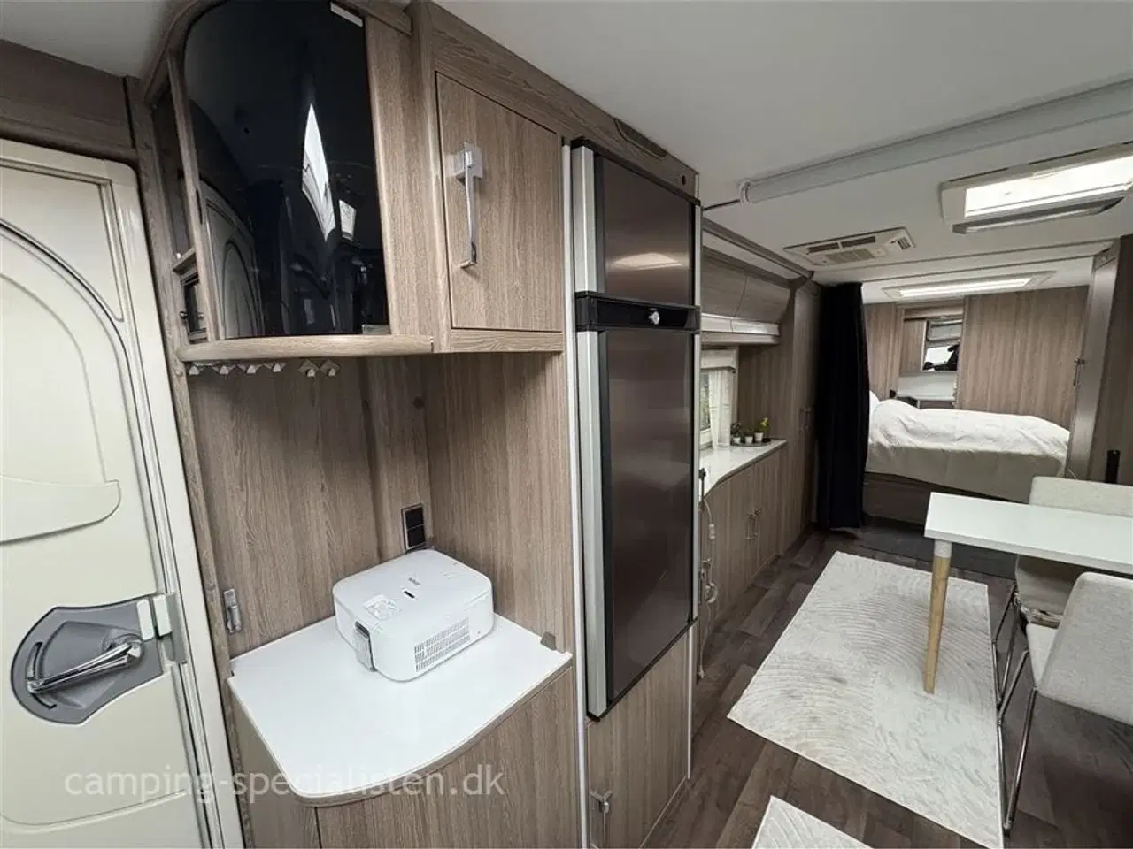 Billede 7 - 2019 - Kabe Imperial 1000 TDL E8/DL   Liebhaver campingvogn - Kabe Imperial 1000 TDL KS 2019 - Se den nu hos Camping-Specialisten.dk