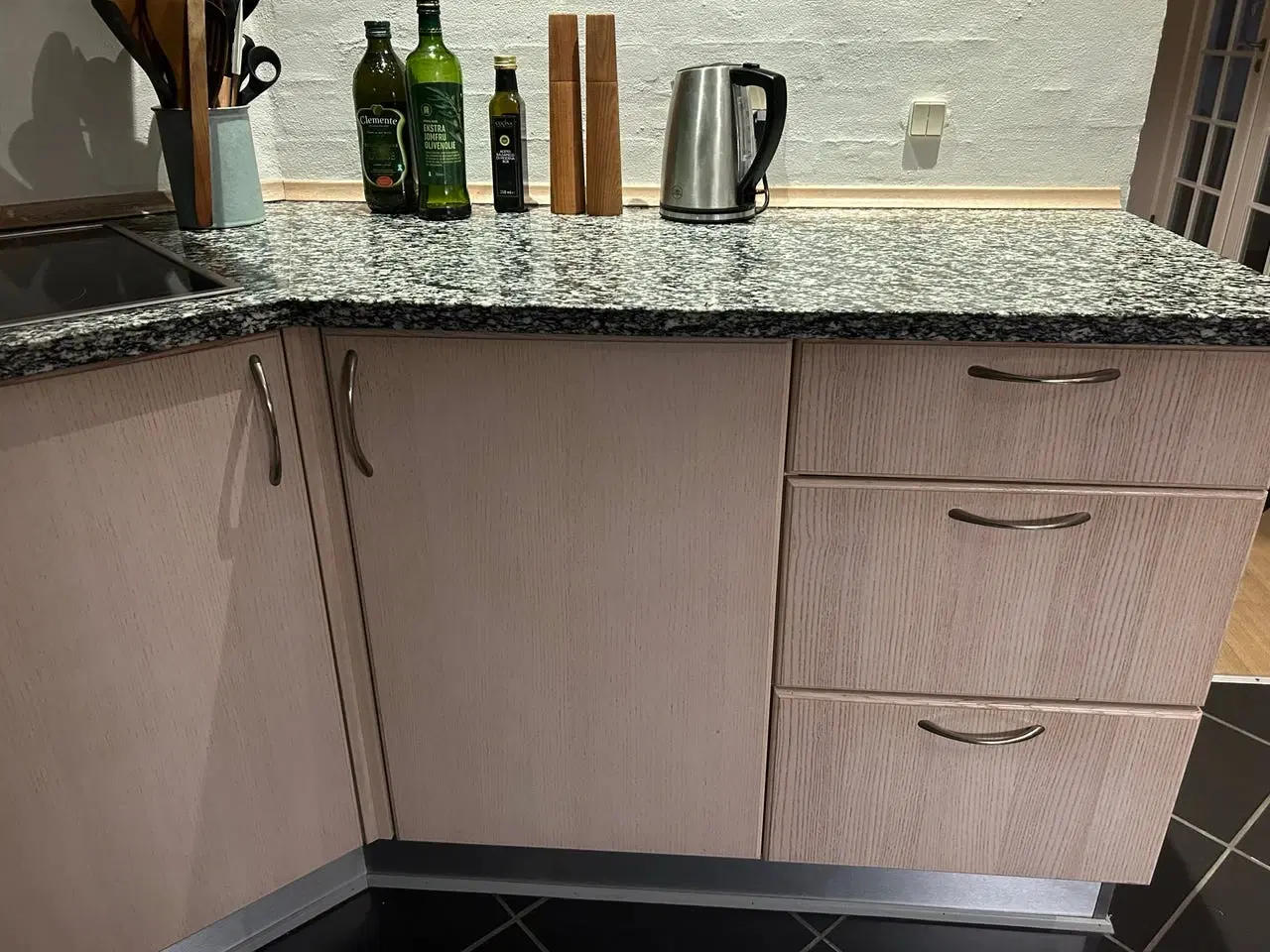 Billede 2 - Brugt køkken klar til afhentning