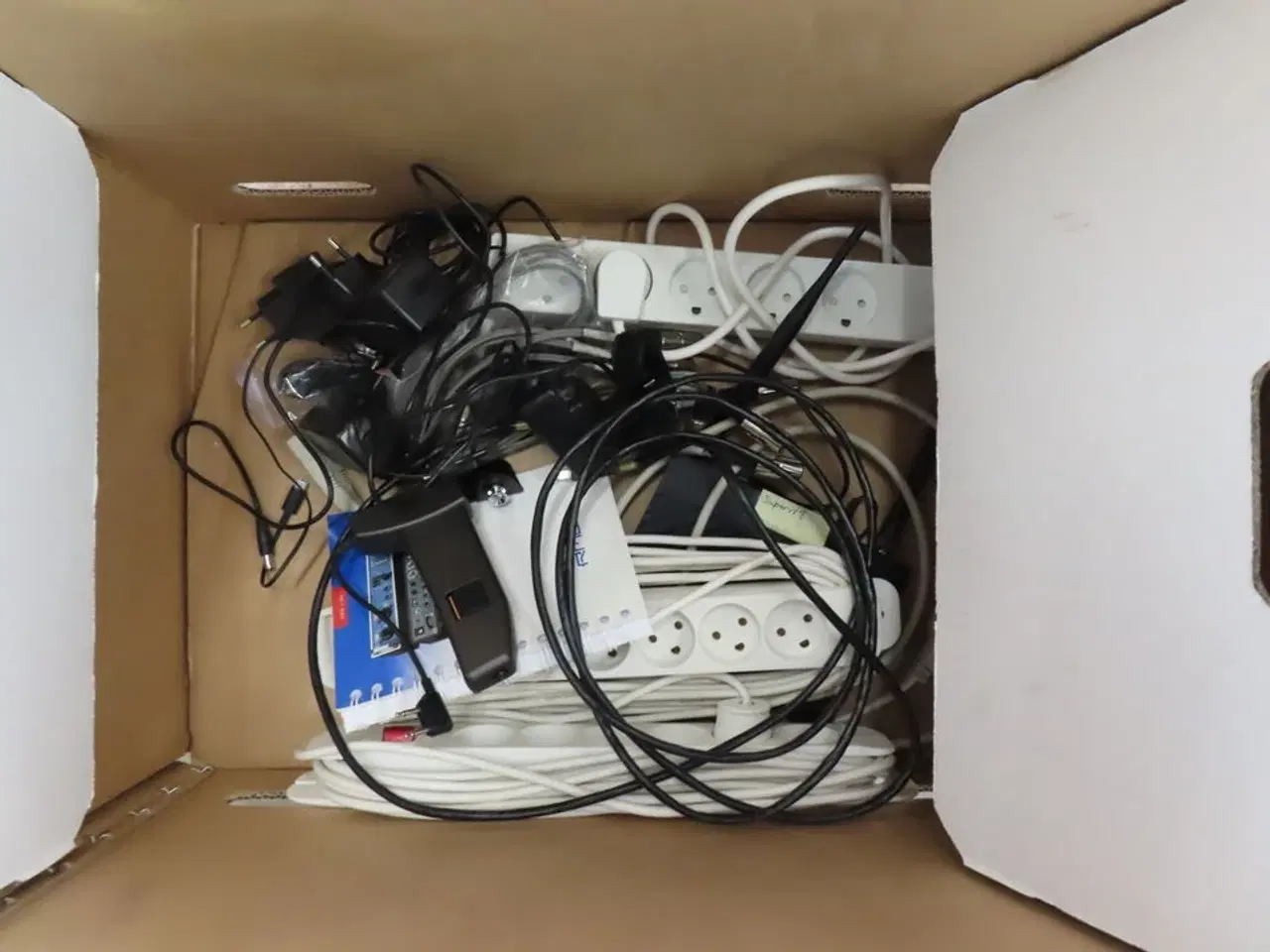 Billede 2 - Palle med rester fra TC ELECTRONIC