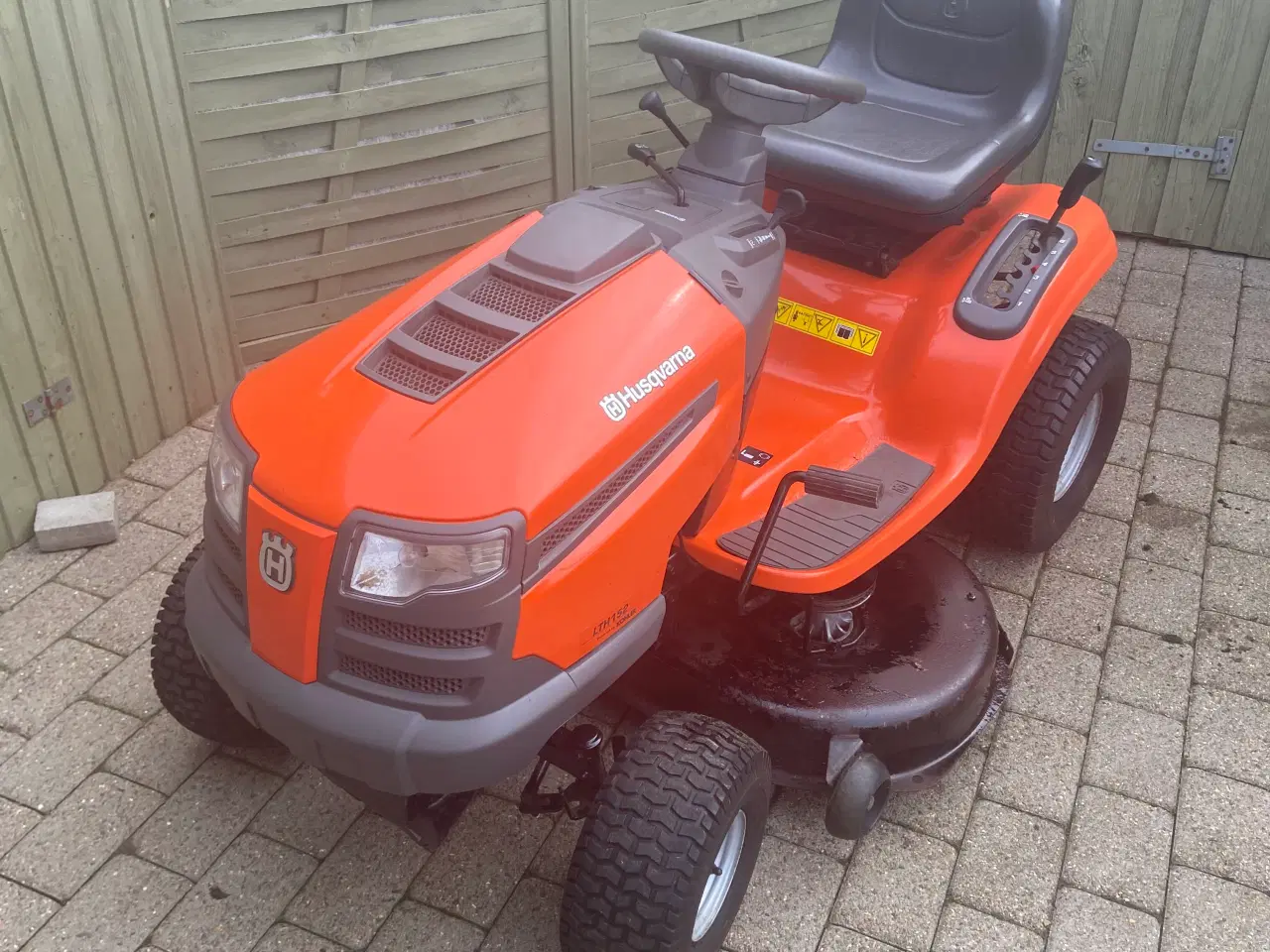 Billede 1 - Husqvarna LTH152 Havetraktor