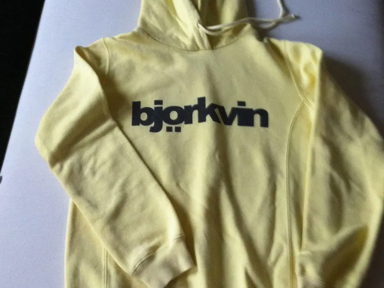 Billede 1 - lysegul Björkvin sweatshirt