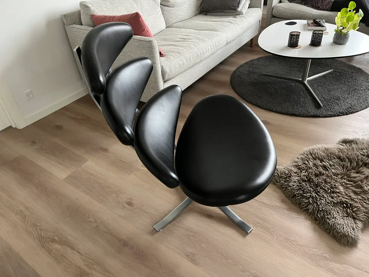 Billede 3 - Poul M. Volther Coronastol i sort omni læder.