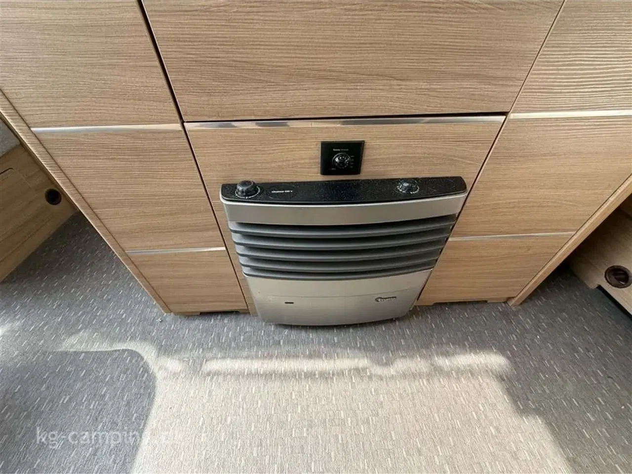 Billede 15 - 2020 - Adria Adora 613 UT Fritstående dobbeltseng, Sunshine Plus, Mover, Klima anlæg.