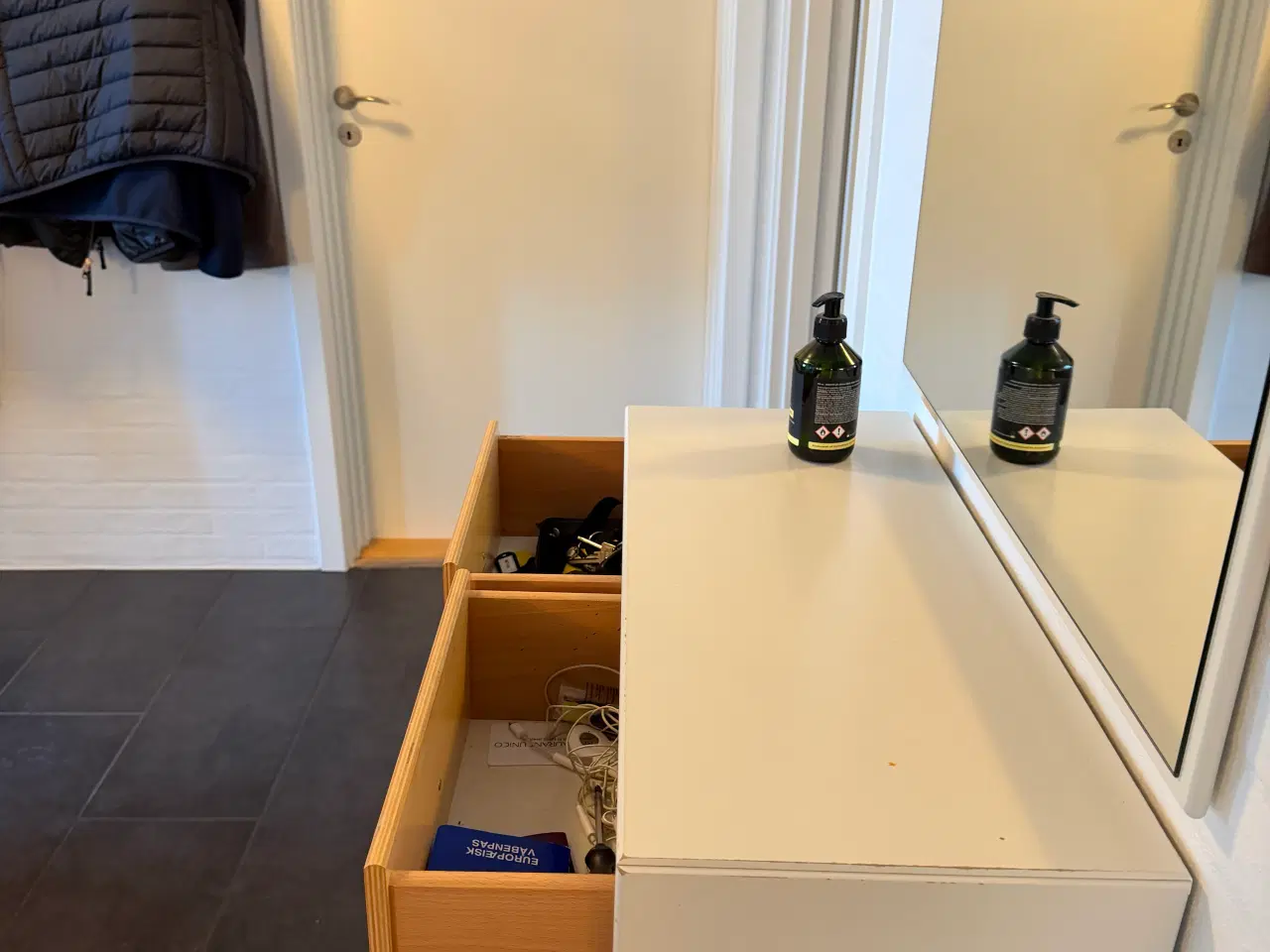 Billede 1 - Montana skuffemøbel