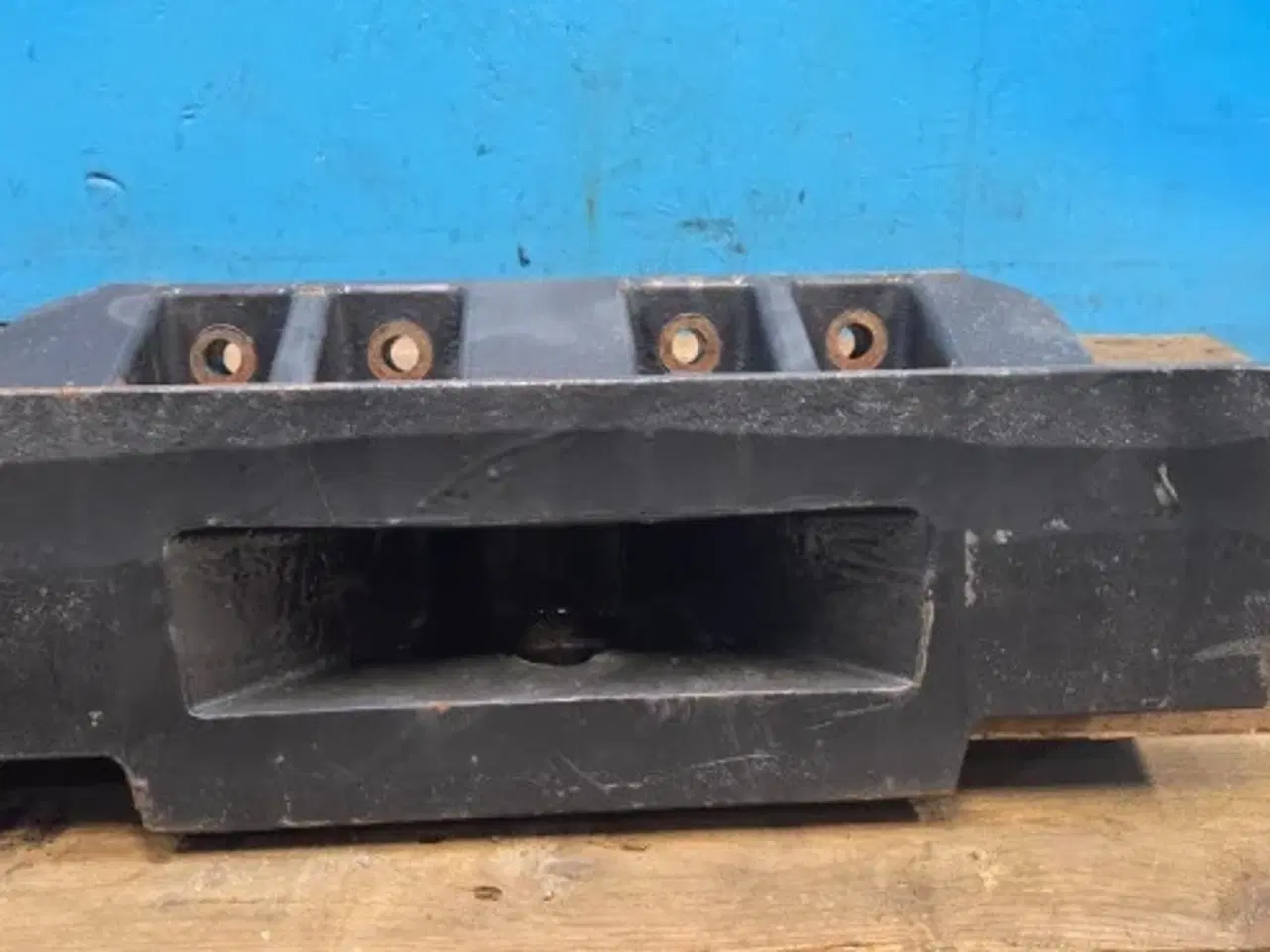 Billede 3 - Case Maxxum 145 Frontvægt Holder 82031499