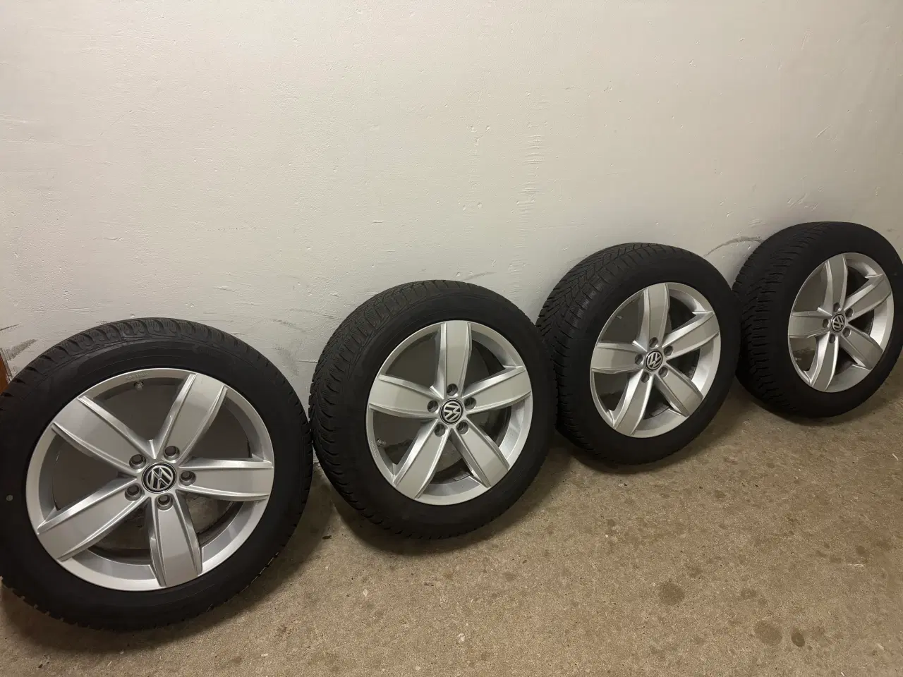 Billede 1 - Vinterhjul har siddet på Passat