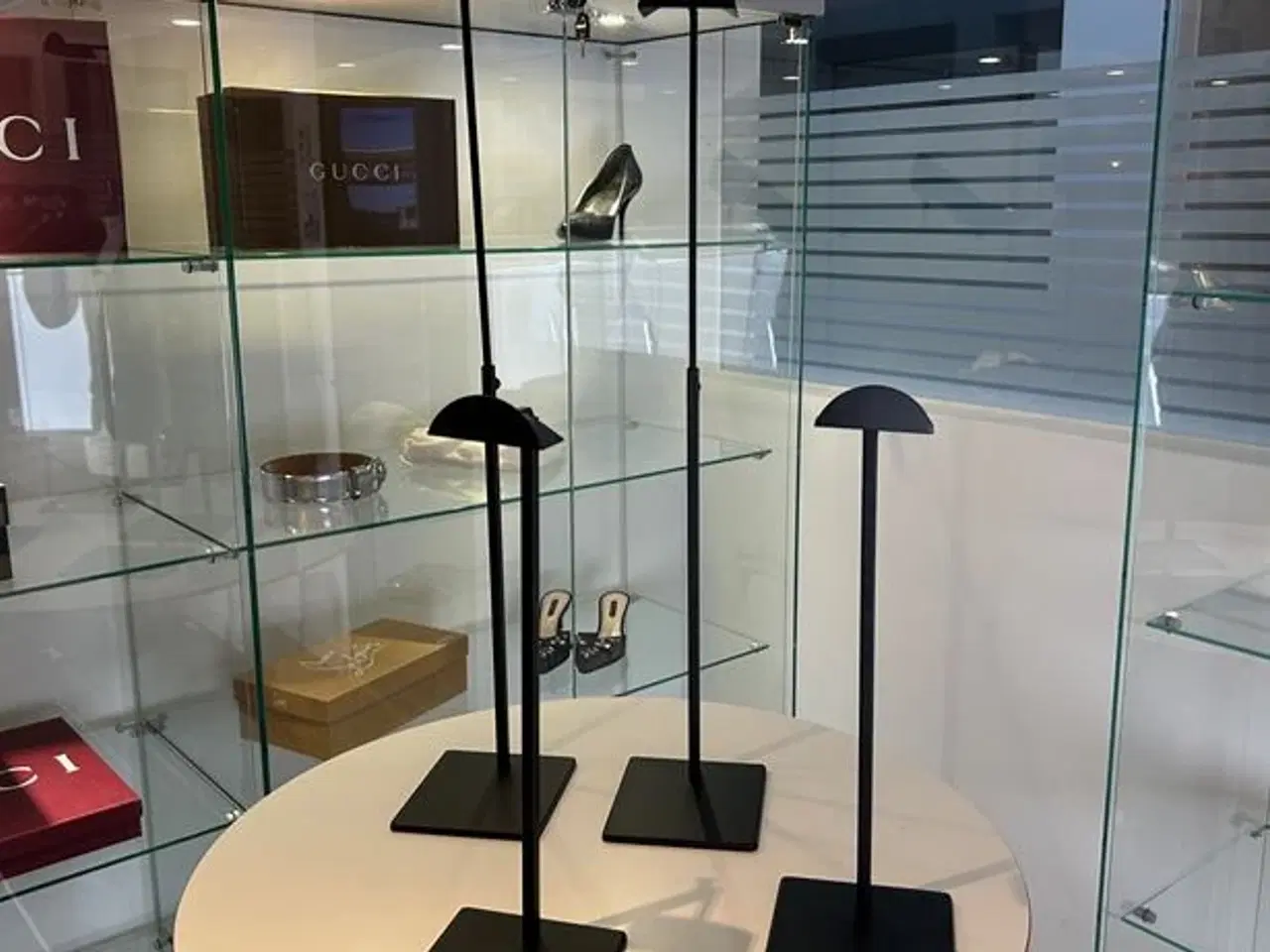 Billede 3 - Glasmontre + Tårn