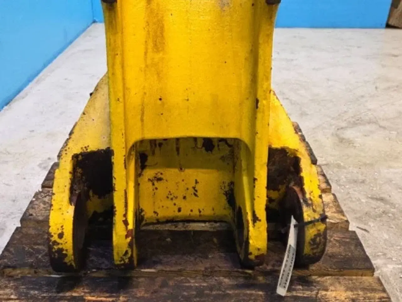 Billede 3 - New Holland LB115B Beslag 85803623