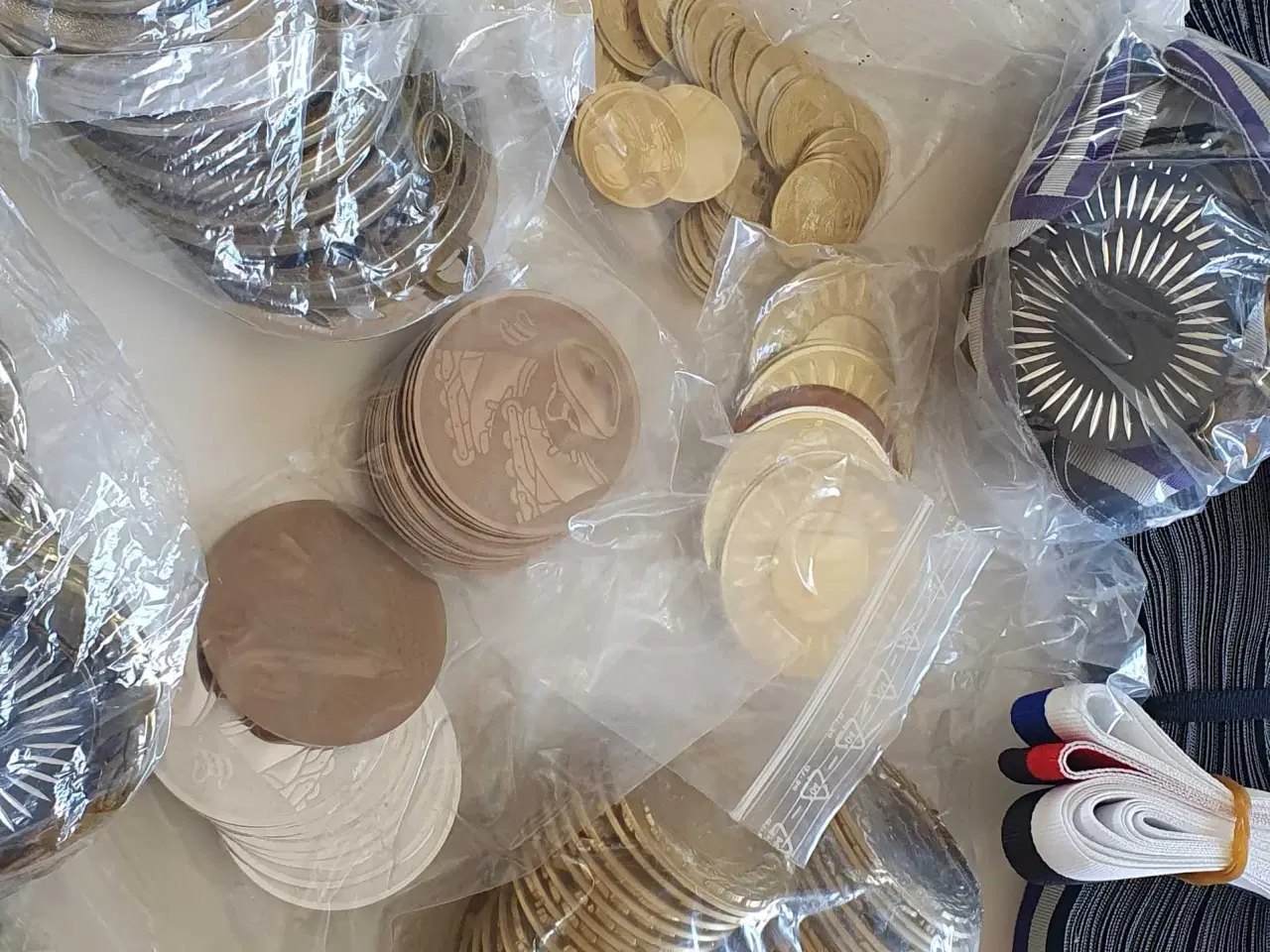 Billede 12 - Nye sportsmedaljer og bånd