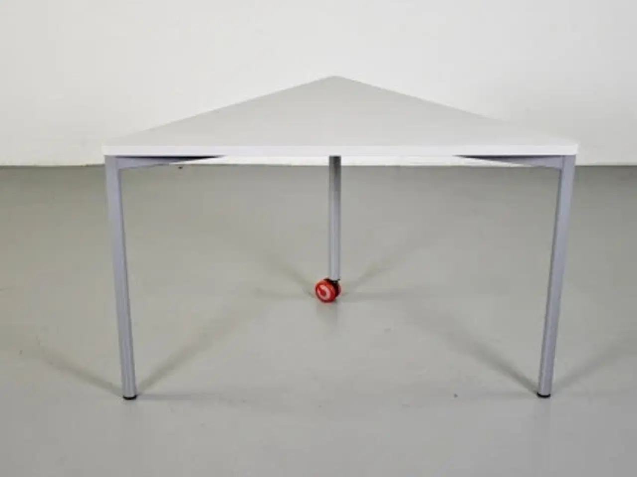 Billede 1 - Hjørnebord med lysegrå laminat