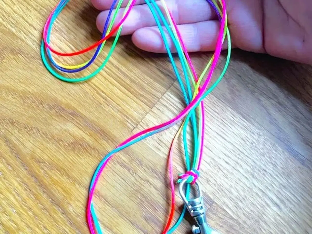 Billede 6 - Regnbuefarvet nøglesnor / keyhanger / nøglering