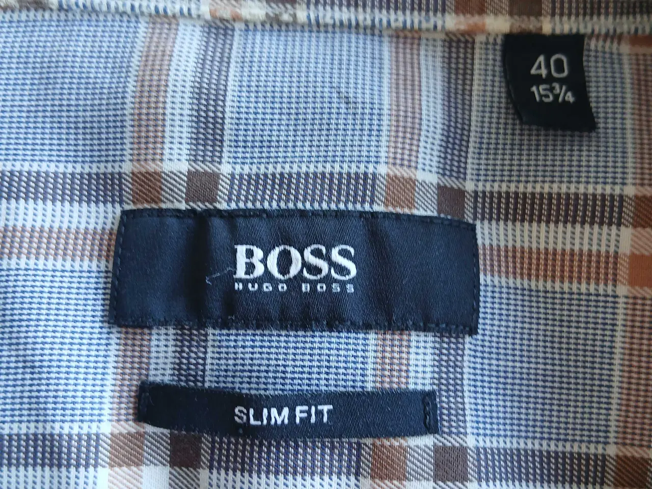 Billede 8 - Skjorte. Hugo Boss. 40/15¾