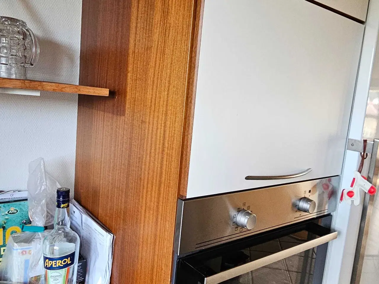 Billede 11 - Svane køkken hvid laminat med trækanter