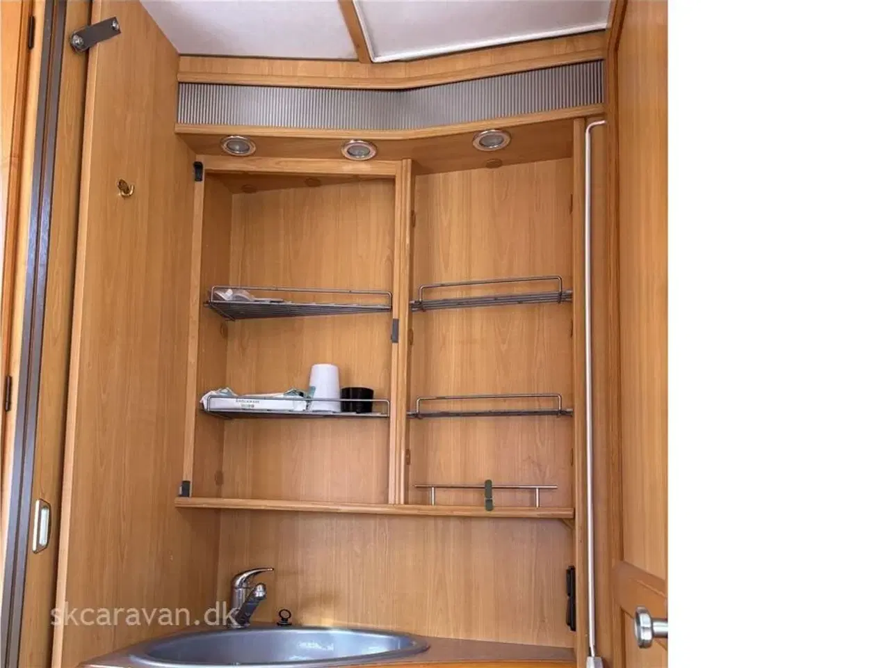 Billede 6 - 2002 - LMC Dominant Winner 510 RD   pæn vogn