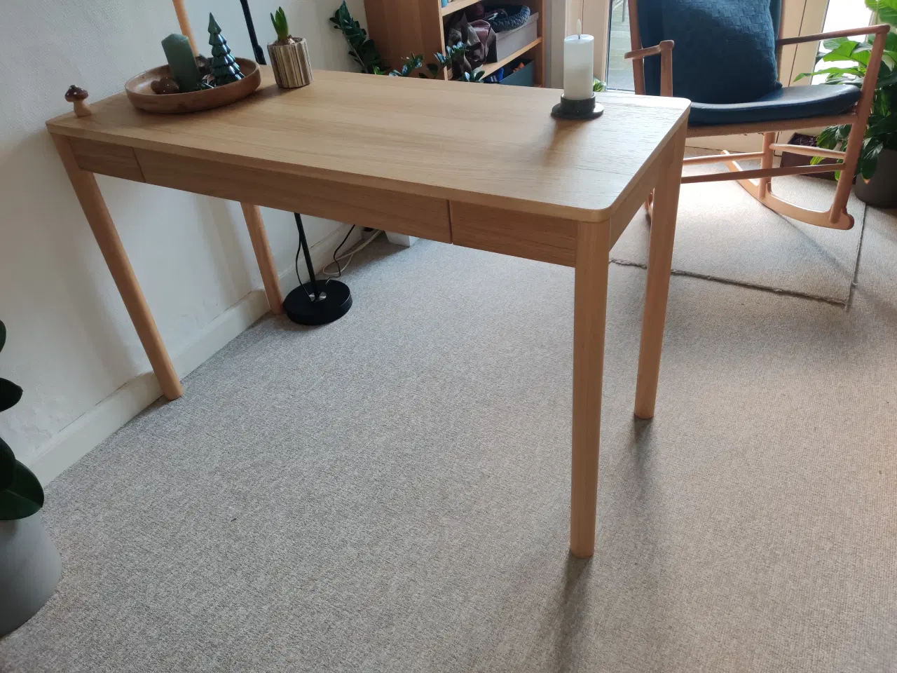 Billede 2 - Ikea bord.