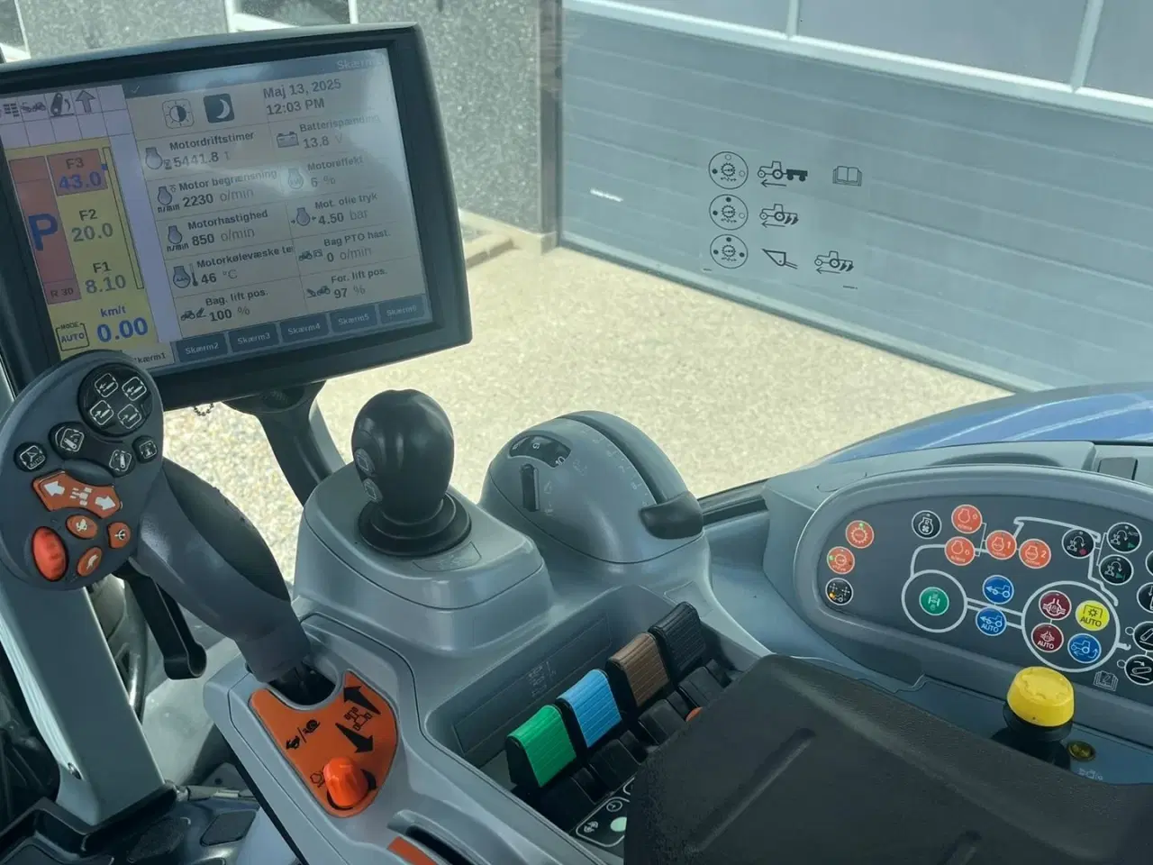 Billede 7 - New Holland T7.270 AC med frontlift og frontlæsser