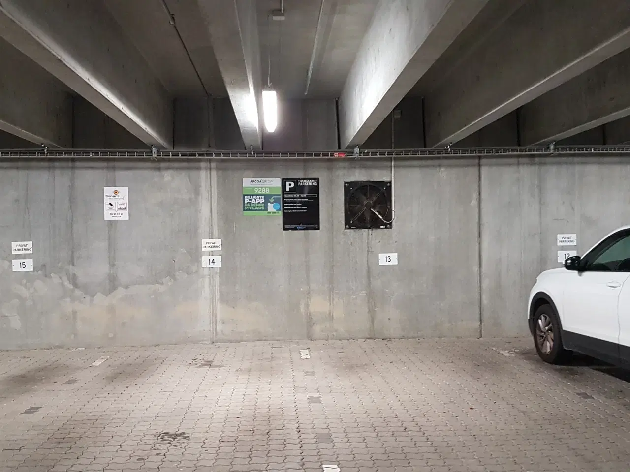 Billede 2 - Trekroner Butikscenter P-kælder