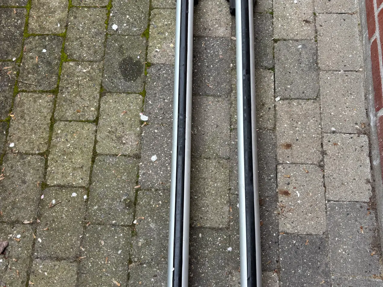 Billede 6 - Tagbøjler, THULE til biler med rails