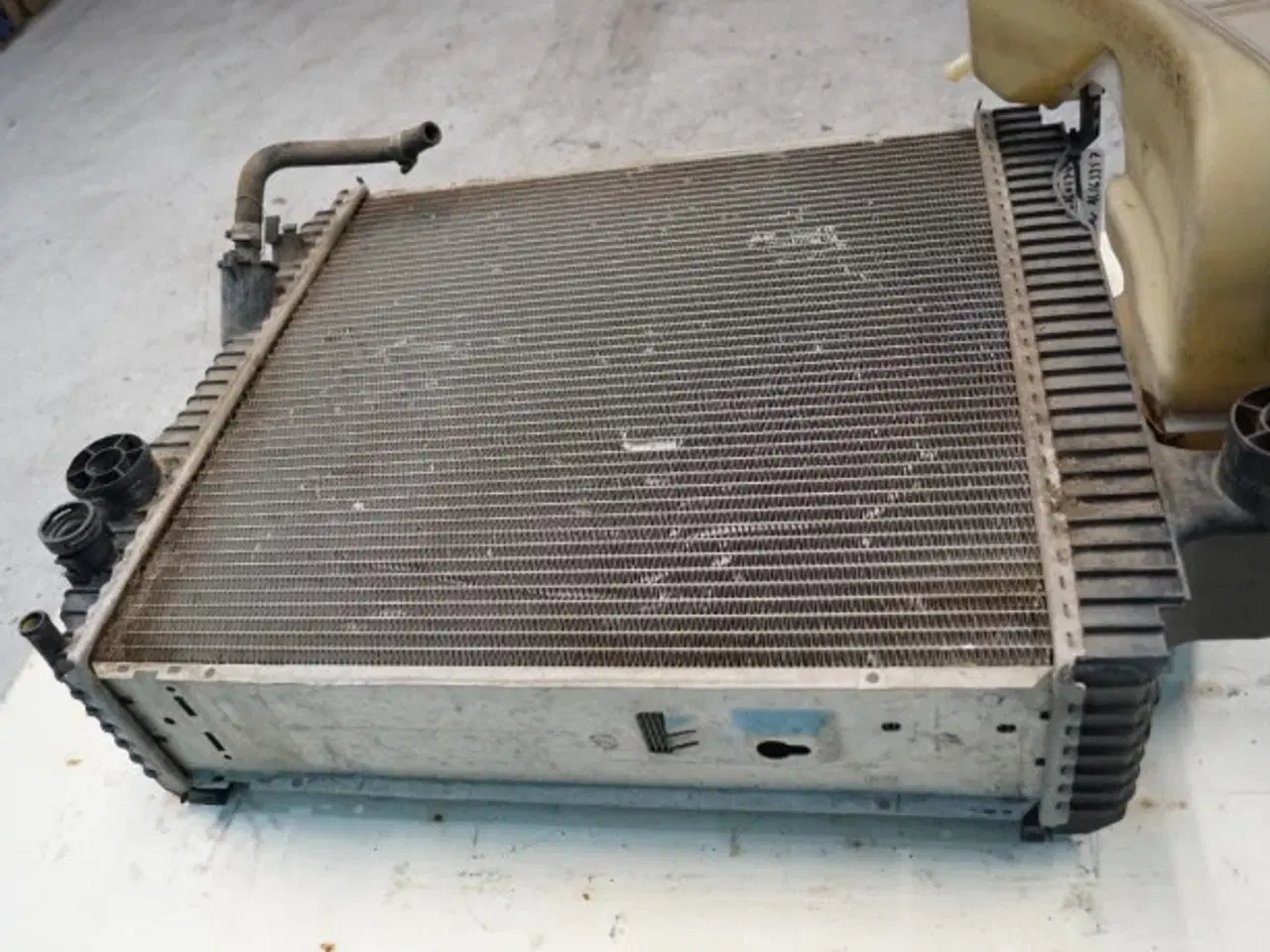 Billede 19 - John Deere 6415 Køler AL163357