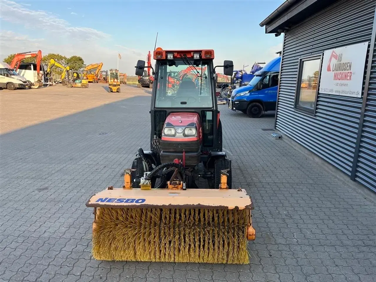 Billede 3 - Kubota stv 40 med frontlift og hydraulisk kost