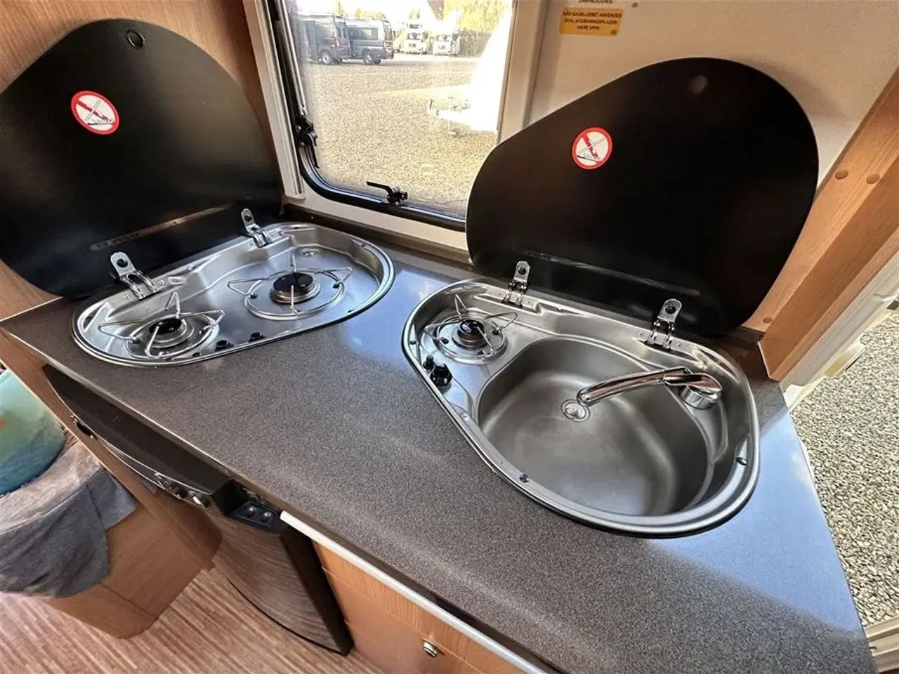 Billede 5 - 2011 - Adria Adora 472 LU   Meget let enkeltsengs vogn