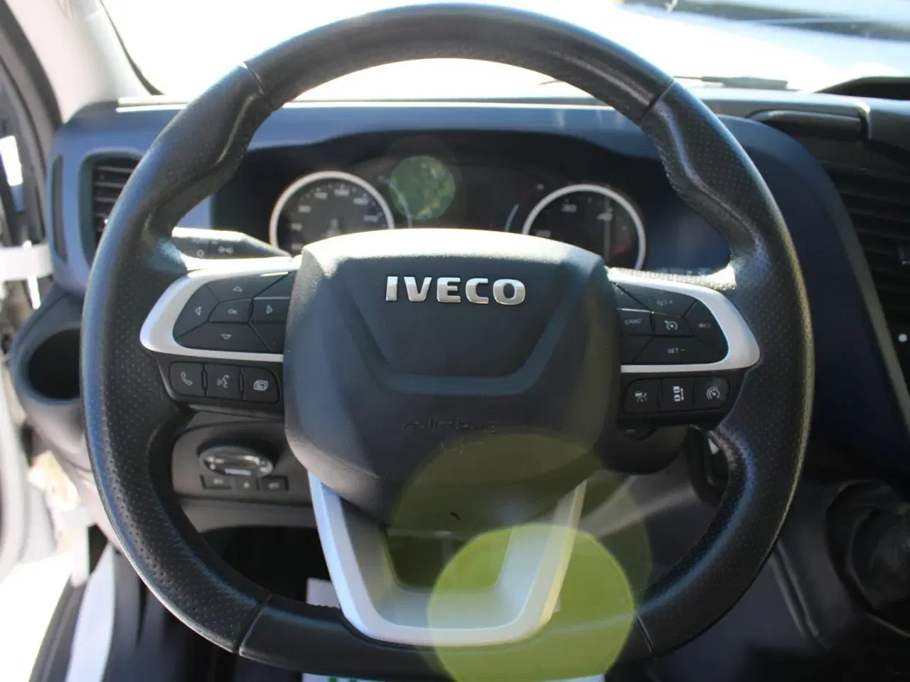 Billede 4 - Iveco Daily 3,0 35S18 Box m/lift AG8