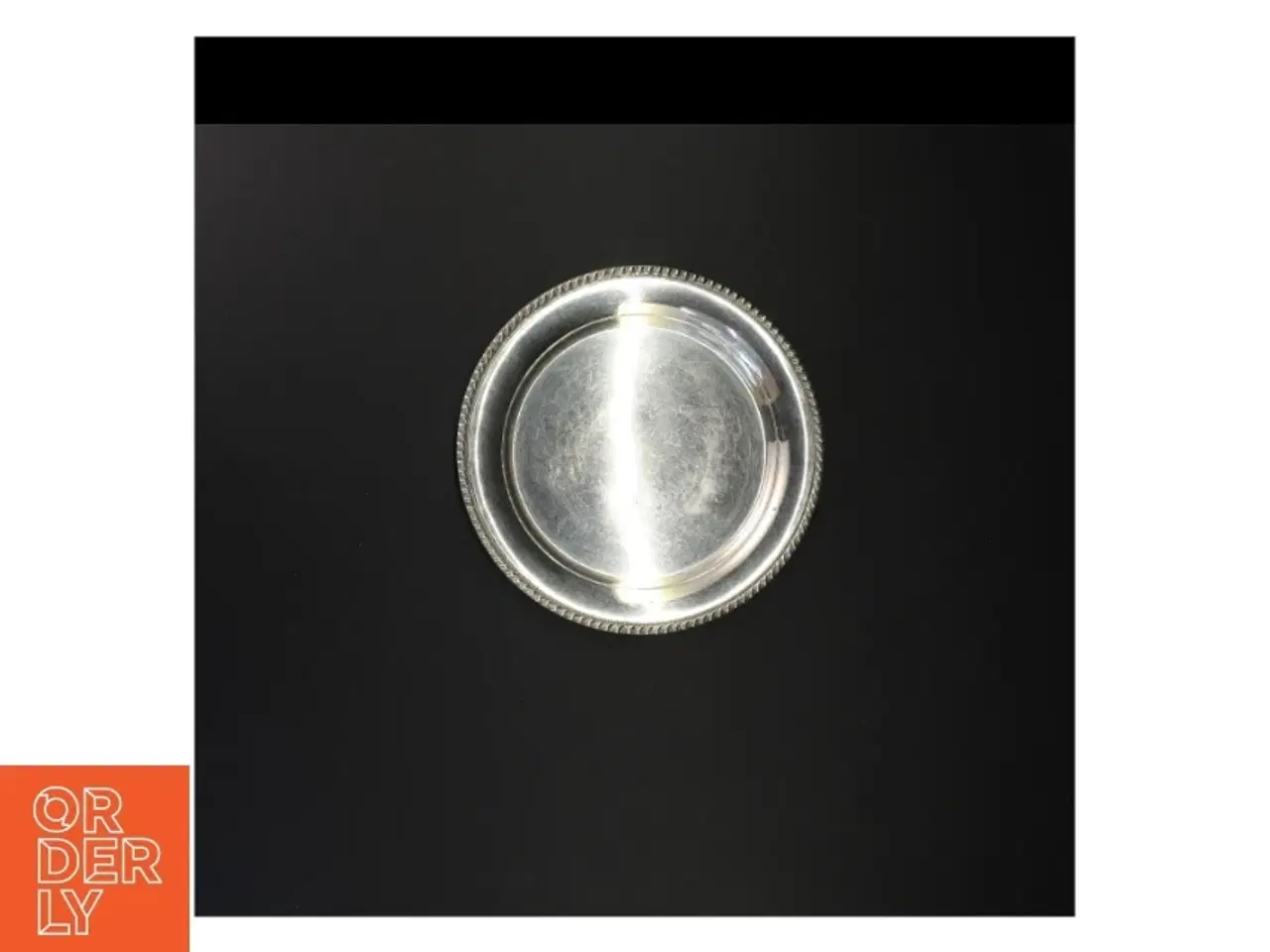 Billede 3 - Sølvfarvet serveringsbakke (str. Diameter 19 cm)