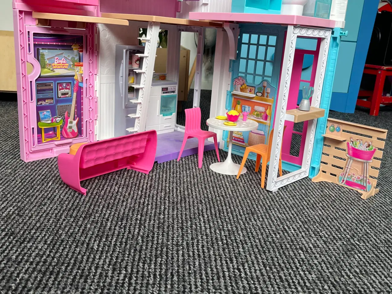 Billede 3 - Barbiehuse mm.