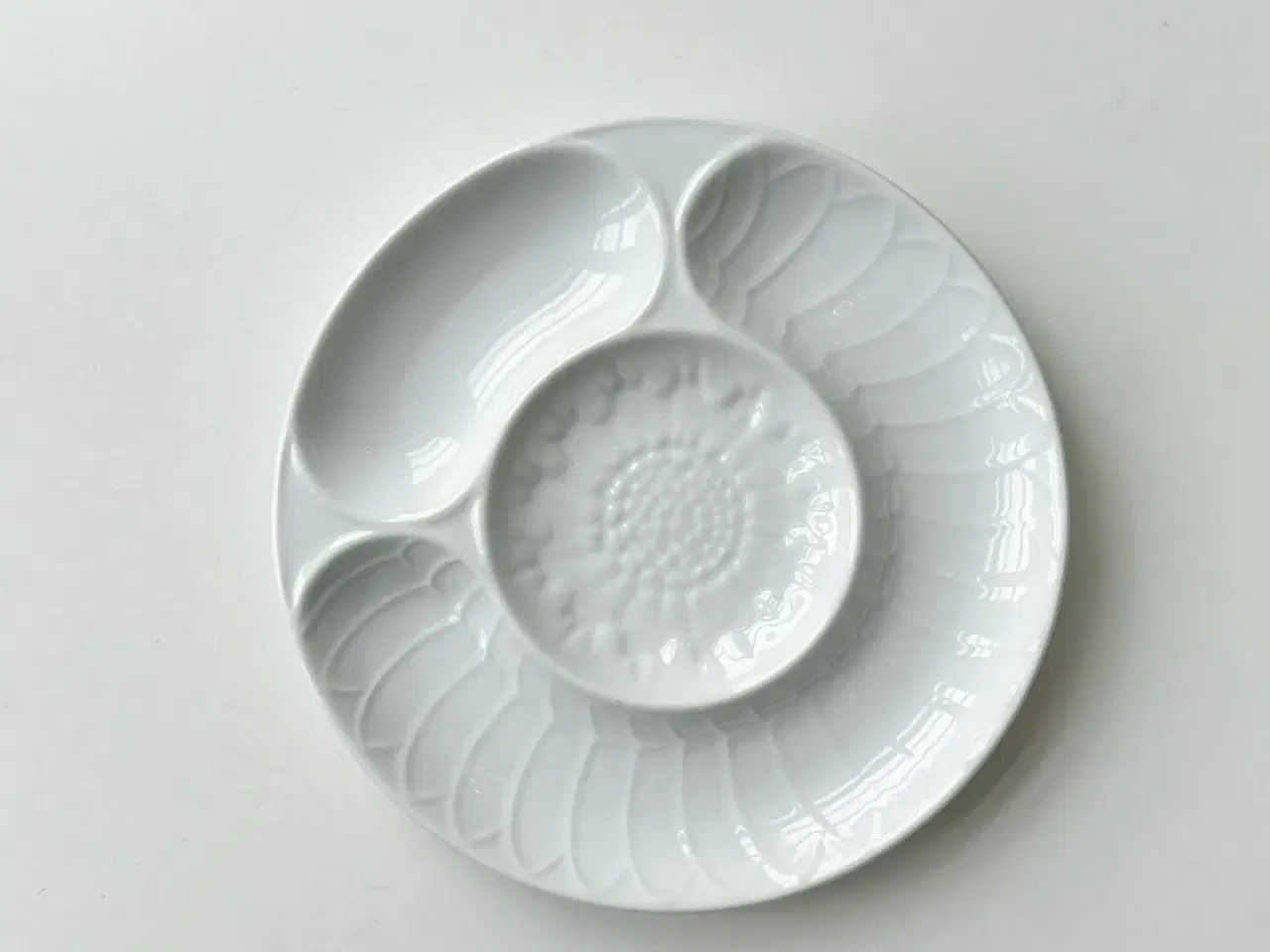 Billede 1 - Hvidt blomsterfad, porcelæn
