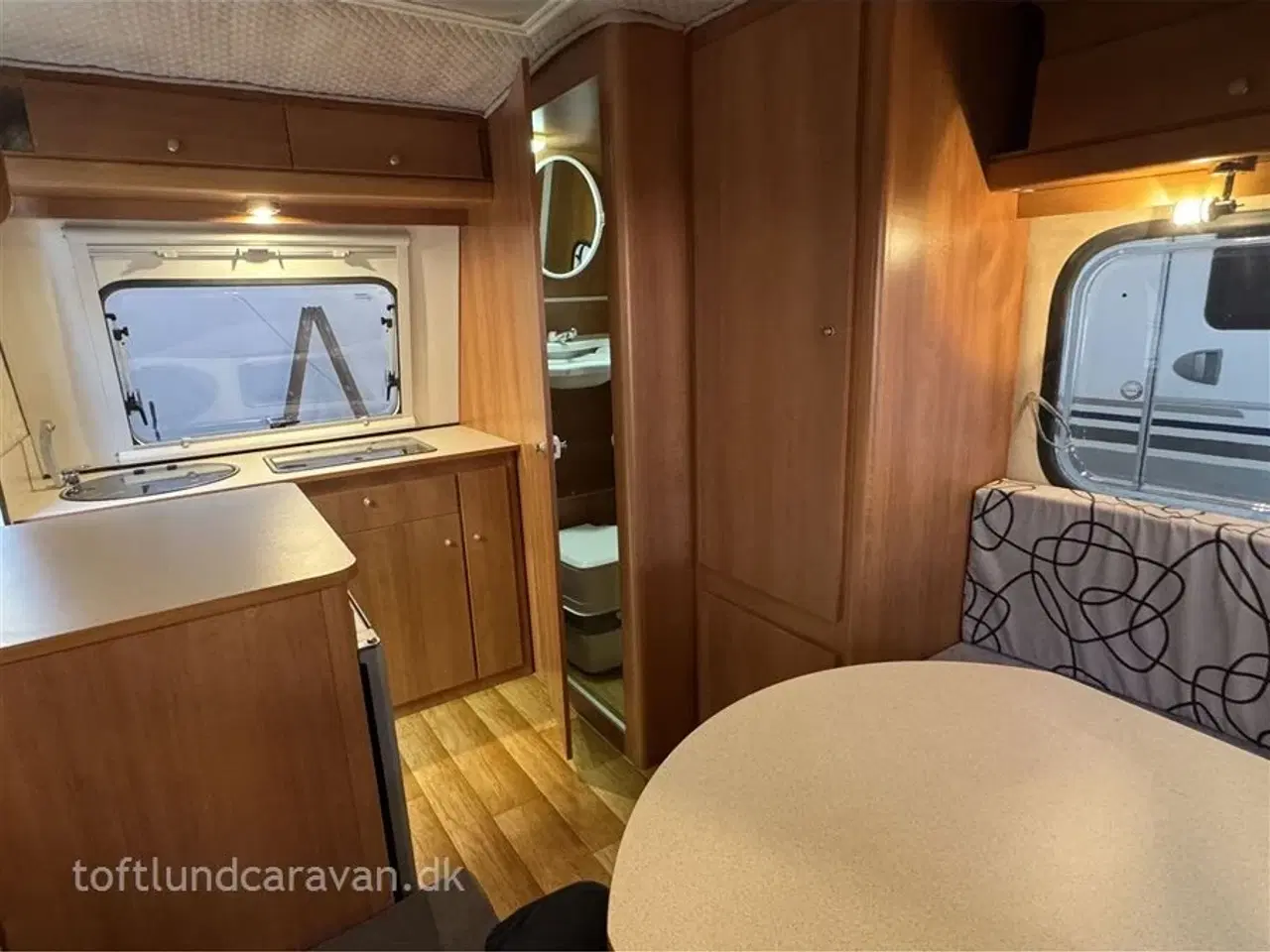 Billede 4 - 2018 - Vega 365 NT GT   DK s LETTESTE KUN 650 kg, 1 ejers, næsten som NY, sælges inkl. fortelt . TILBUD hvem kommer først ?