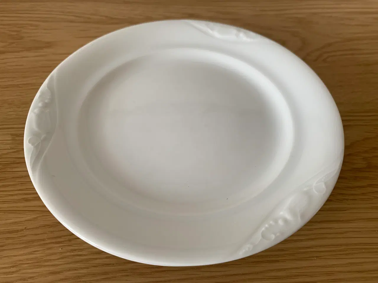 Billede 2 - En Royal Copenhagen desserttallerken, nr. 619