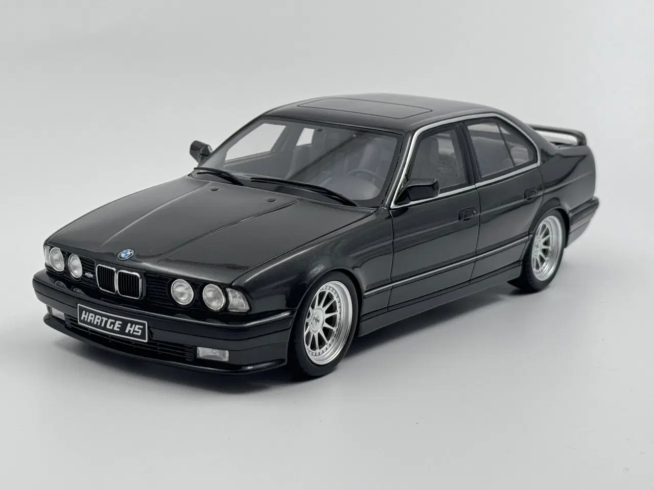 Billede 2 - 1989 BMW M5 Hartge H5 V12 1:18  ( BMW M5 E34 ) 