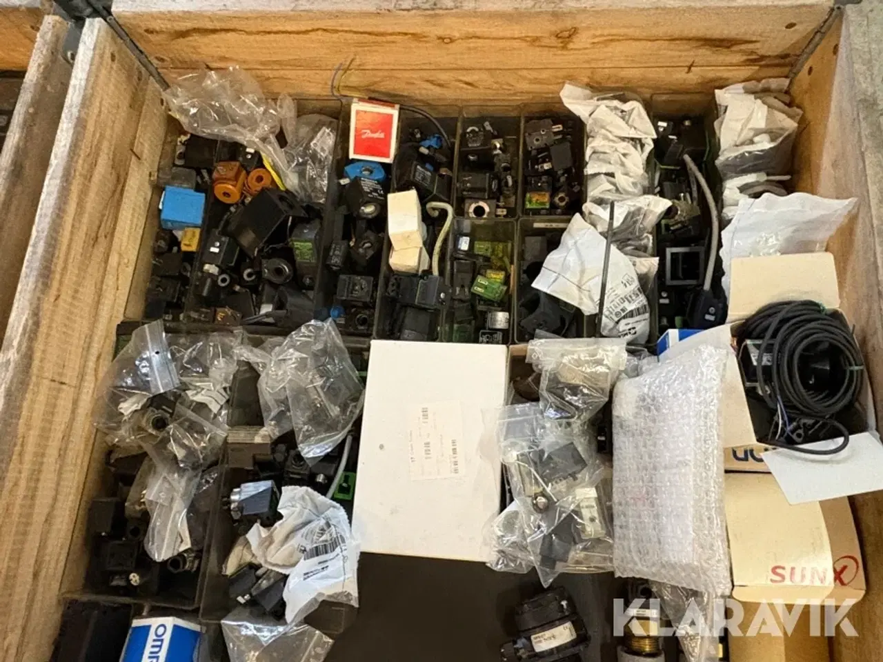 Billede 11 - Stort lot med el-komponenter - 37 paller