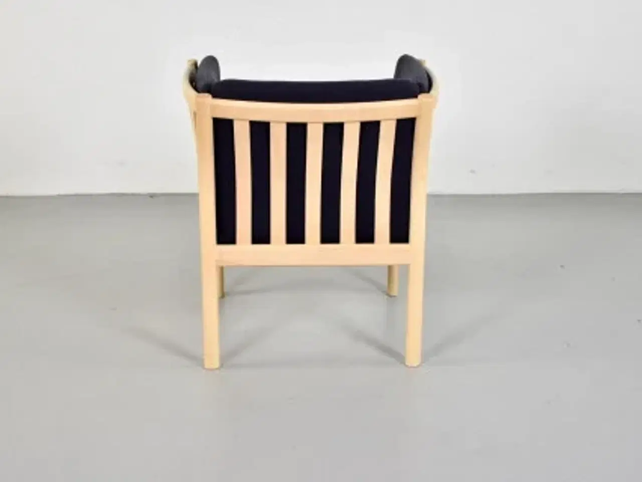 Billede 4 - Schou andersen stol og fodskammel, sælges som et sæt