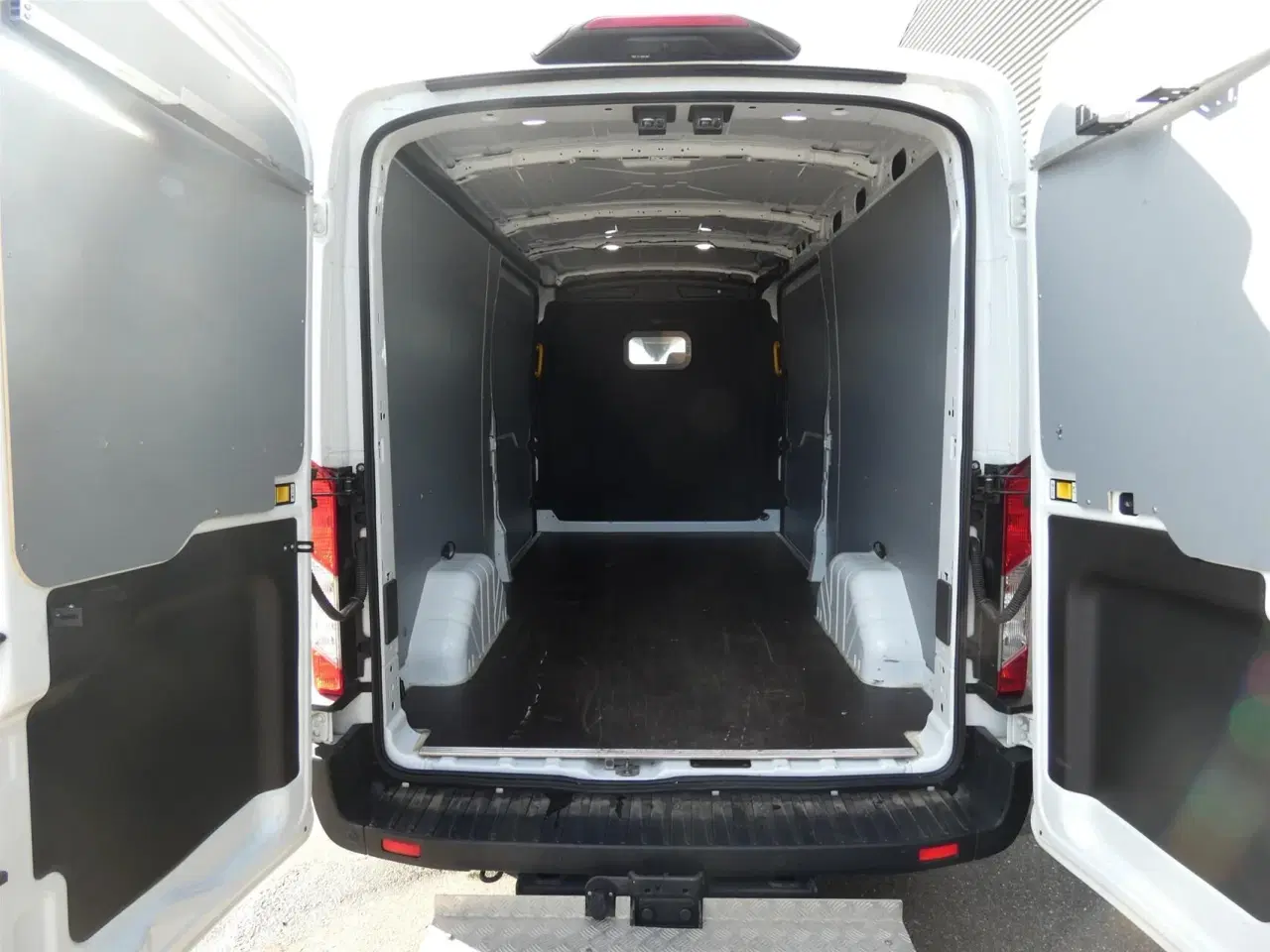 Billede 8 - Ford Transit 350 L2H2 2,0 TDCi Trend 130HK Van 6g Aut.