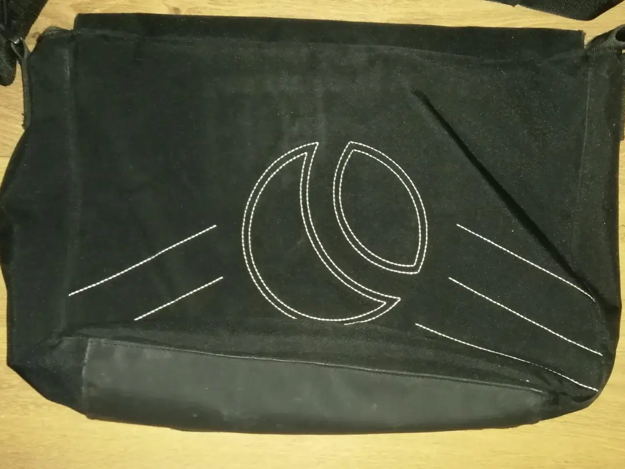 Billede 4 - BJØRN BORG SKULDER TASKE, 35X45 CM