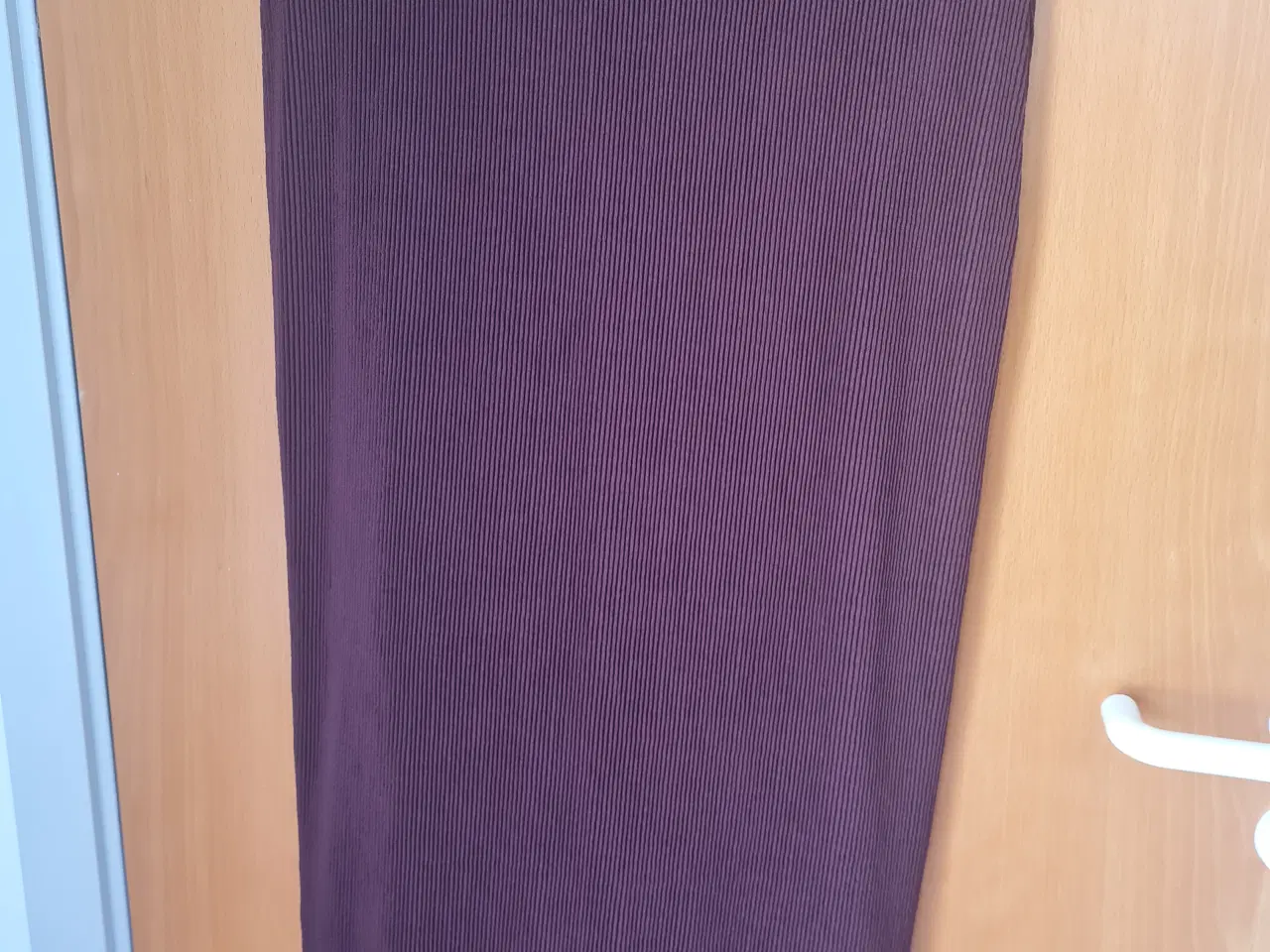 Billede 2 - Lang nederdel str 44 H&M 