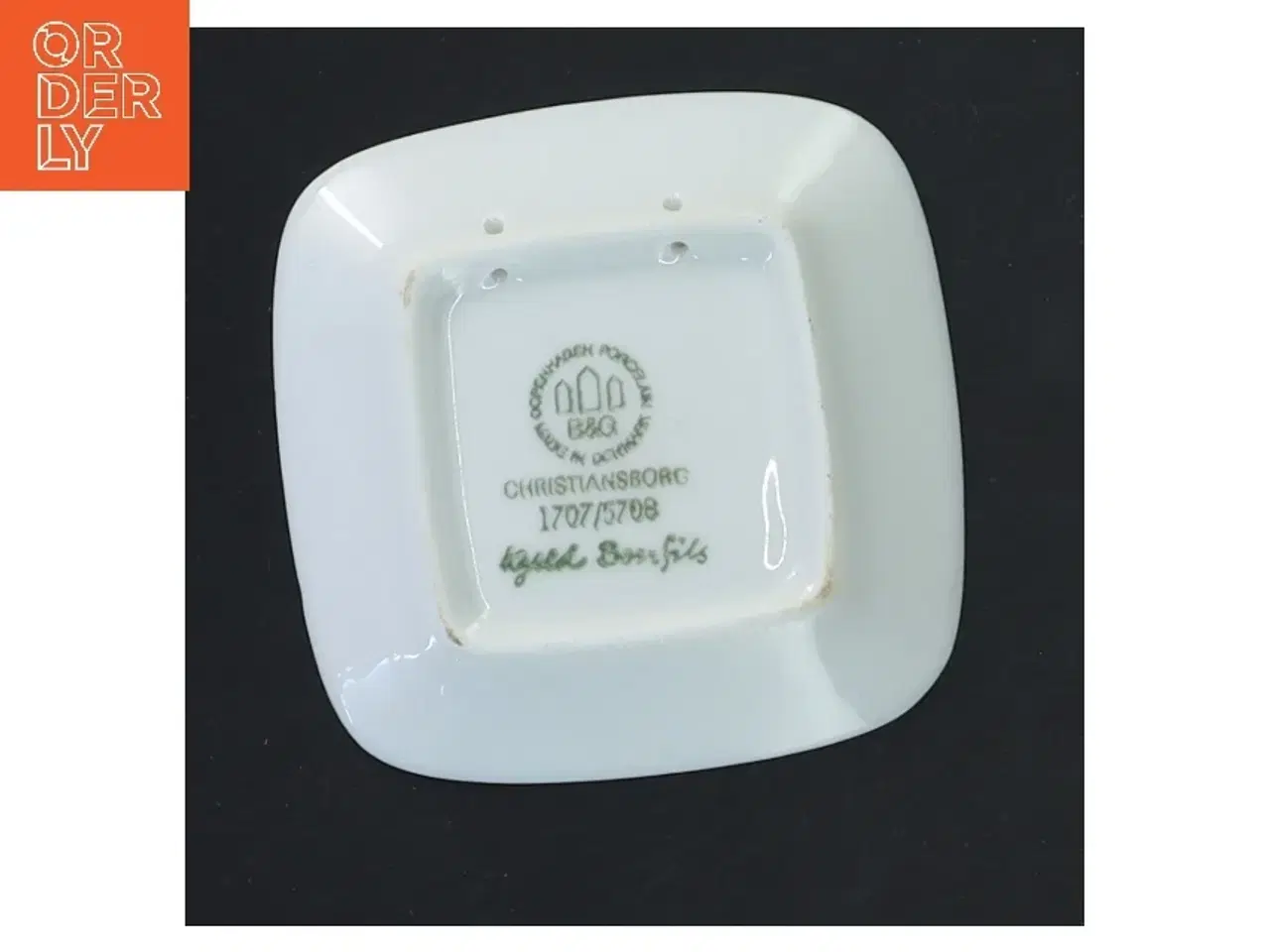 Billede 2 - Dekorativ porcelænstallerken med Christiansborg motiv fra B&G (str. 8,5x8,5 cm)