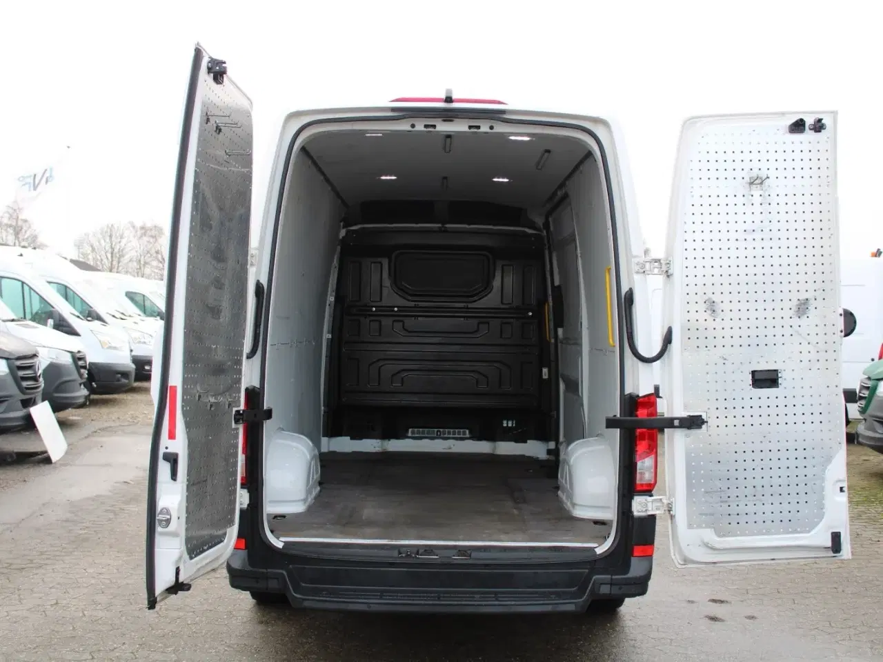 Billede 11 - VW Crafter 35 2,0 TDi 177 Kassevogn L3H2 aut.