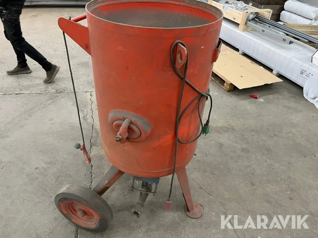 Billede 4 - Sandblæser CLEMCO 2452 200 liter